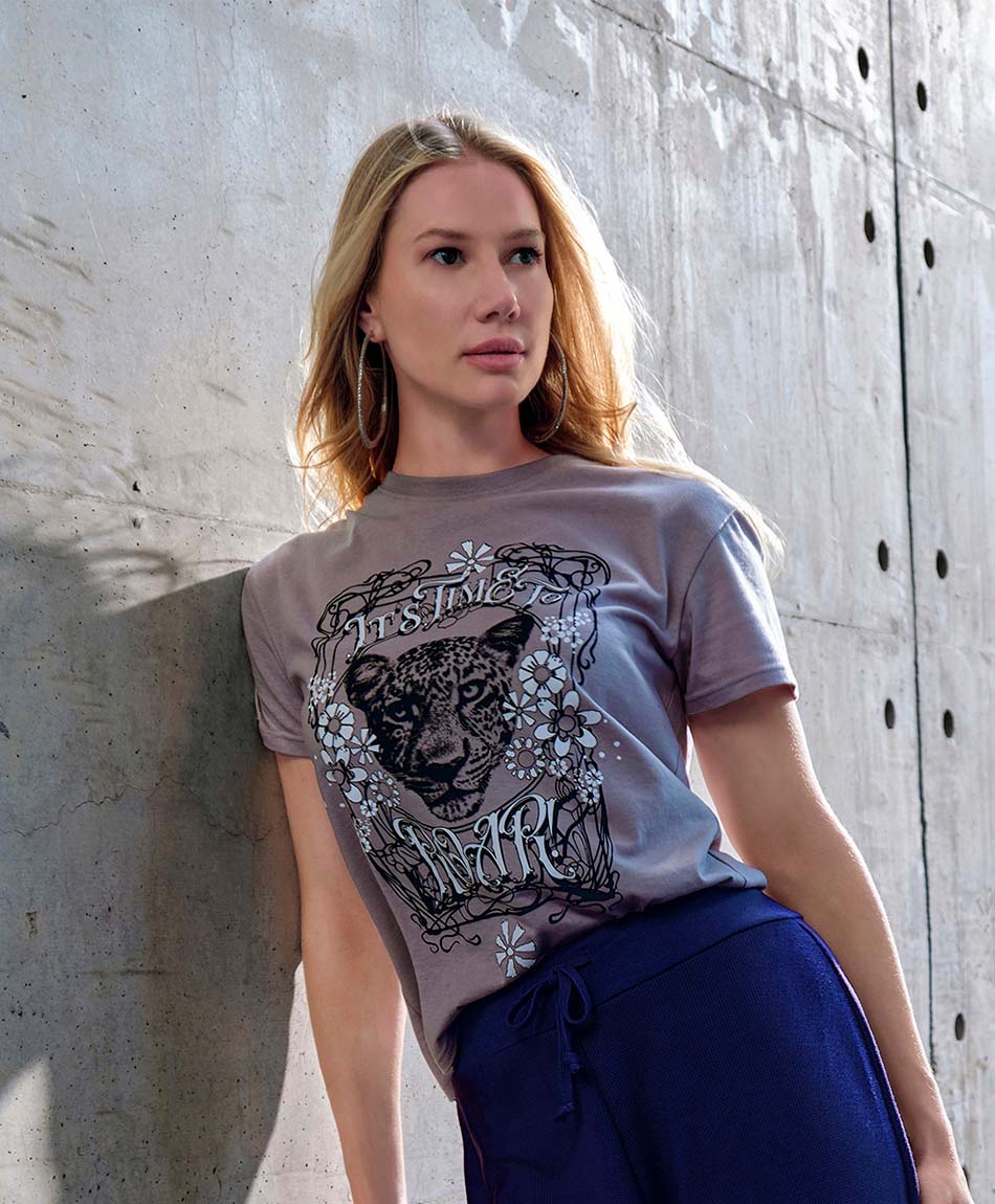 Polera mujer estampado jaguar TRICOT